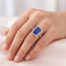 Afbeelding in Gallery-weergave laden, Halo Ring Roségoud Smaragd Sri Lankaanse Saffier & Natuurlijke uit de aarde gewonnen Diamanten 5.25 Karaat