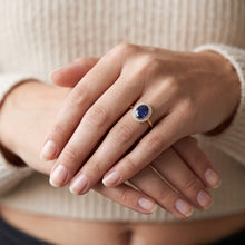 Afbeelding in Gallery-weergave laden, Halo ovale ring met blauwe saffier en Natuurlijke echte diamant ( niet in het laboratorium gekweekt )en 3 karaat goud