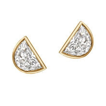 Afbeelding in Gallery-weergave laden, Halve Maan Echt Diamanten Oorknopjes Witgouden Bezel Set 2 Karaat