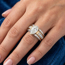 Afbeelding in Gallery-weergave laden, Handgemaakt Solitaire Ring met Accenten – Briljant 2 karaat door