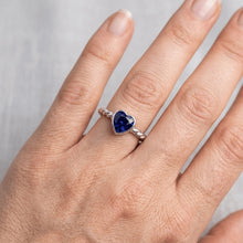 Afbeelding in Gallery-weergave laden, Hart Solitaire Blauwe Saffier Ring Bezel Set 1,50 Karaat Touw Stijl