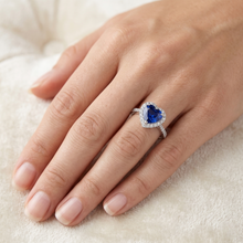 Afbeelding in Gallery-weergave laden, Hart Ceylon Sapphire Ronde Diamanten Ring 4 Kt Wit Goud 14K