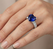 Afbeelding in Gallery-weergave laden, Hartvormige Blauwe Saffier uit de aarde gewonnen Diamanten Ring 5 Karaat Witgoud Sieraden