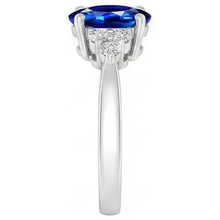 Afbeelding in Gallery-weergave laden, Kathedraal Zetting Ovale Ceylonese Saffier & Natuurlijke uit de aarde gewonnen Diamanten Ring Witgoud