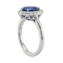 Afbeelding in Gallery-weergave laden, Klassieke Halo Ring met uit de aarde gewonnen Diamanten, Peer Saffier Centraal, Goud 14K, 6.75 Karaat