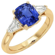 Afbeelding in Gallery-weergave laden, Natuurlijke Echte (Niet Labgekweekt) Kussen Diepblauwe Ceylonsaffier & Taps Toelopende Baguette Ring 9.50 Karaat