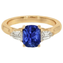 Afbeelding in Gallery-weergave laden, Natuurlijke Echte (Niet Labgekweekt) Kussen Diepblauwe Ceylonsaffier & Taps Toelopende Baguette Ring 9.50 Karaat