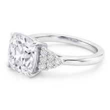 Afbeelding in Gallery-weergave laden, Kussen Natuurlijke uit de aarde gewonnen Diamant Adelaarsklauw Ring Oud Europees Geslepen Witgoud Prong Zetting