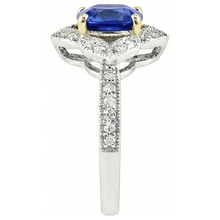 Afbeelding in Gallery-weergave laden, Kussen Sri Lanka Saffier Natuurlijk uit de aarde gewonnen Diamanten Ring 5.66 Ct. Tweekleurig Goud