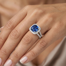 Afbeelding in Gallery-weergave laden, echte round saffier 3karaat ring met diamantaccenten