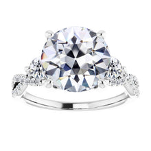 Afbeelding in Gallery-weergave laden, Premium Fijne Diamant Solitaire Ring met Accenten 6 karaat – hoofdaanzicht