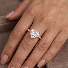 Afbeelding in Gallery-weergave laden, Luxe Solitaire Ring met Accenten met Antiek Rozet Diamant – 2