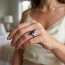 Afbeelding in Gallery-weergave laden, Markiezin blauwe saffier verlovingsring met kleine Natuurlijke echte diamant ( niet in het laboratorium gekweekt )en 5,50 karaat