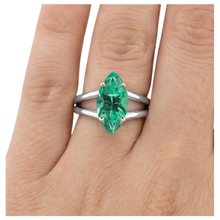 Afbeelding in Gallery-weergave laden, Luxe Sieraadsteen Ring 4 karaat – bovenaanzicht