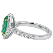 Afbeelding in Gallery-weergave laden, Smaragd Edelsteen Ring 3-karaat Tweekleurig 14K Goud – bovenaanzicht