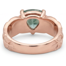 Afbeelding in Gallery-weergave laden, Moss Agate Gekleurde Steen Ring 2 karaat 14K Rosé Goud – profielaanzicht