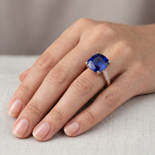 Afbeelding in Gallery-weergave laden, Natuurlijke Echte (Niet Labgekweekt) Vintage Stijl Ceylon Cushion Saffier Ring 5 Karaat met Accentstenen Roségoud