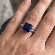 Afbeelding in Gallery-weergave laden, Natuurlijke (niet labgekweekte) Witgouden Solitaire Ring Princess Blauwe Saffier Split Shank 5 Karaat