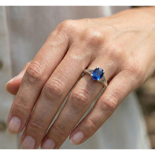 Afbeelding in Gallery-weergave laden, echte oval diamant 2karaat ring met diamantaccenten