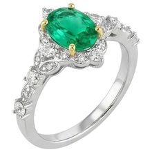 Afbeelding in Gallery-weergave laden, Fijne Smaragd Ovaal Edelsteen Ring in Tweekleurig 14K Goud – zijaanzicht