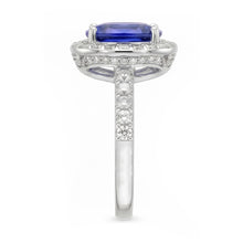 Afbeelding in Gallery-weergave laden, Ovale Ceylonese Saffier Halo Ring met Natuurlijke uit de aarde gewonnen Diamanten 11.75 Karaat Goud 14K