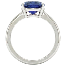 Afbeelding in Gallery-weergave laden, Natuurlijke (niet labgekweekt) ovale solitaire Ceylonese blauwe saffier witgouden ring 4.50 karaat