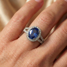Afbeelding in Gallery-weergave laden, Ovale Sapphire Halo Trouwring Set Pave Split Shank 5 Karaat Goud