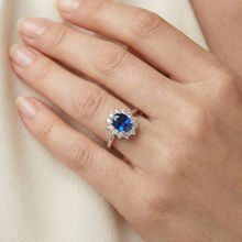 Afbeelding in Gallery-weergave laden, Ovale saffier en Natuurlijke echte diamanten ( niet in een laboratorium gekweekt ) fancy ring 1.55 karaat witgoud 14K