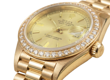 Afbeelding in Gallery-weergave laden, Presidentiële stijl Rolex Datumjust-horloge met champagnekleurige wijzerplaat