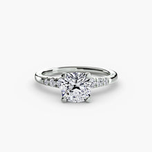 Afbeelding in Gallery-weergave laden, Rond Geslepen Sieraadsteen ring in Gold – hoekaanzicht