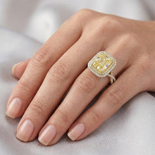 Afbeelding in Gallery-weergave laden, Radiant Slijpvorm Halo Zetting Ring – Fancy Gele Diamant 4,75