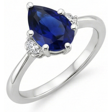 Afbeelding in Gallery-weergave laden, Driestenen Ring met uit de aarde gewonnen Diamant & Blauwe Saffier 6.75 Karaat Taps Toelopende Band Goud