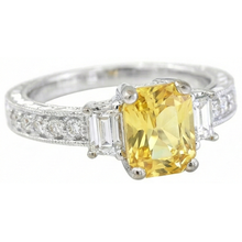 Afbeelding in Gallery-weergave laden, 4.75 Karaat Radiant Gele Saffier en Ronde Natuurlijke uit de aarde gewonnen Diamanten Ring Witgoud