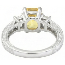 Afbeelding in Gallery-weergave laden, 4.75 Karaat Radiant Gele Saffier en Ronde Natuurlijke uit de aarde gewonnen Diamanten Ring Witgoud
