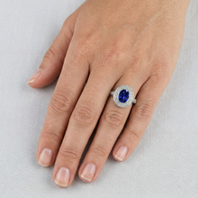 Afbeelding in Gallery-weergave laden, echte round saffier 3.40karaat ring met diamantaccenten