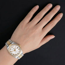 Afbeelding in Gallery-weergave laden, Rolex Datejust Jaar 2002 Witte Romeinse Wijzerplaat 36 mm Tweekleurig Horloge