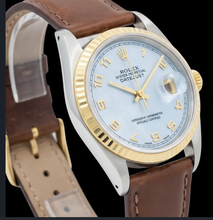 Afbeelding in Gallery-weergave laden, Rolex Datejust 16013 36 mm Horloge met Blauwe Parelmoer Arabische Wijzerplaat en Bruine Leren Band