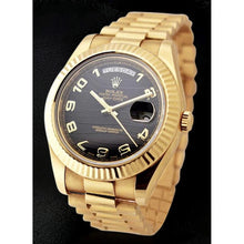 Afbeelding in Gallery-weergave laden, Rolex Dag Datum twee 41 mm herenhorloge met koepelvormige rand geel goud