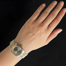 Afbeelding in Gallery-weergave laden, Rolex Two Tone met Edelsteen – achteraanzicht