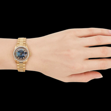 Afbeelding in Gallery-weergave laden, Rolex Datumjust dameshorloge parelmoer diamanten wijzerplaat geel goud