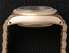 Afbeelding in Gallery-weergave laden, Rolex Datumjust dameshorloge parelmoer diamanten wijzerplaat geel goud