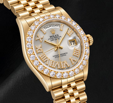Afbeelding in Gallery-weergave laden, Rolex Day-Date 18038 36mm Zilveren Romeinse Diamanten Wijzerplaat Geelgoud Horloge