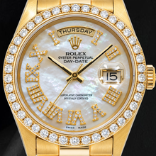 Afbeelding in Gallery-weergave laden, Rolex Day-Date 18238 36mm Wit Parelmoer Romeinse Cijfers Diamanten Wijzerplaat Geelgoud Horloge