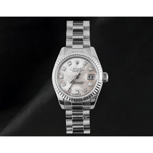 Afbeelding in Gallery-weergave laden, Rolex Dames Datejust 26 mm Parelmoeren Wijzerplaat Jaar 2002 President-band 18k Horloge