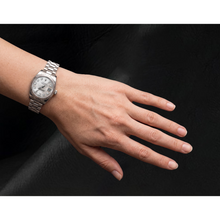Afbeelding in Gallery-weergave laden, Rolex Dames Datejust 26 mm Parelmoeren Wijzerplaat Jaar 2002 President-band 18k Horloge