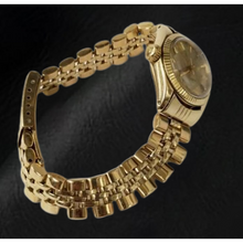 Afbeelding in Gallery-weergave laden, Rolex Oyster Perpetual geelgouden horloge met champagnekleurige wijzerplaat van 24 mm