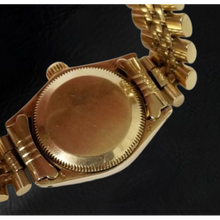 Afbeelding in Gallery-weergave laden, Rolex Oyster Perpetual geelgouden horloge met champagnekleurige wijzerplaat van 24 mm