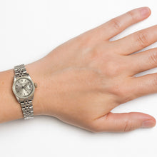 Afbeelding in Gallery-weergave laden, Rolex roestvrijstalen datumhorloge met zilveren stick-wijzerplaat van 26 mm P1