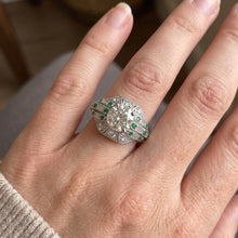 Afbeelding in Gallery-weergave laden, Ronde Oud Mijn Slijpvorm Natuurlijke uit de aarde gewonnen Diamanten Ring met Baguette & Groene Saffier 3.25 Karaat