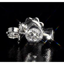 Afbeelding in Gallery-weergave laden, Ronde Echt Diamanten Oorknopjes 1,50 Karaat Bezel Set Wit Goud 14K F VS1